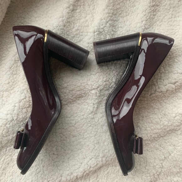 Salvatore Ferragamo Vara Pumps - Picture 3 of 6